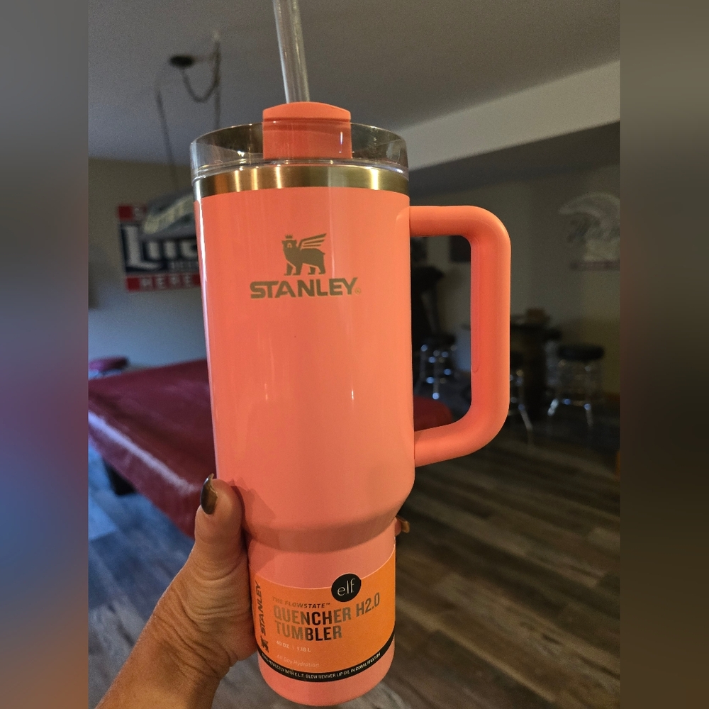 Stanley Elf Edition coral quencher New 40 Oz